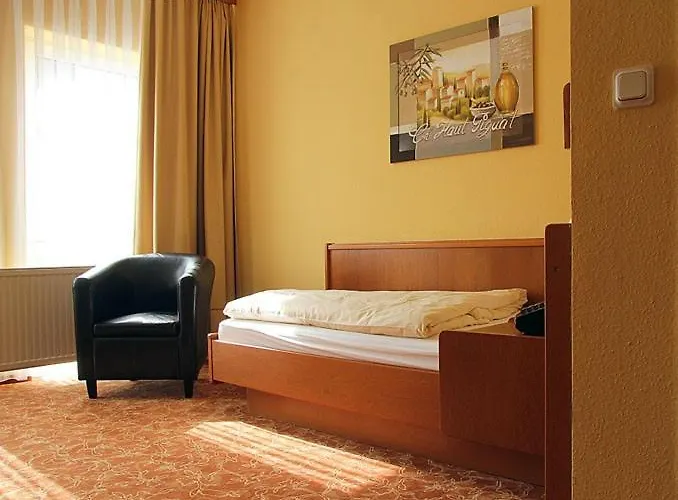 Waldschlößchen Hotel 3*